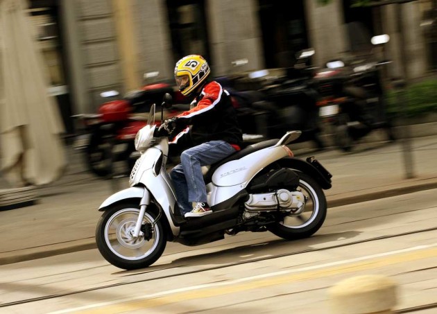 макси-скутеры-aprilia-scarabeo-скутер-купить-продажа-скутеров-7