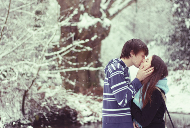 romantic-kiss