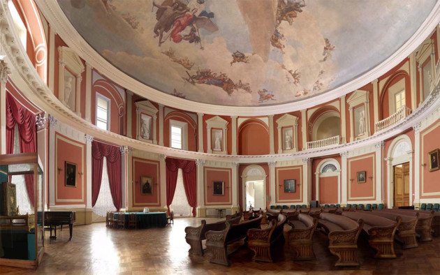 Zal-muzeya-Rossiyskoy-Akademii-Hudozhestv