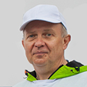 Волков крайний справа
